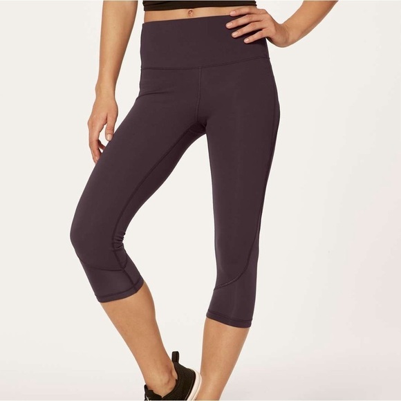 Lululemon Fresh In Mesh Crop (19")
Pelt - Picture 2 of 8